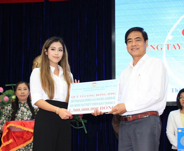  Tiên Nguyễn đại diện nhà tỷ phú Johnathan Hạnh Nguyễn trao 2 tỷ hỗ trợ miền Trung, 1,3 tỷ cho gia đình 13 cán bộ gặp nạn ở Rào Trăng 3  - Ảnh 2.