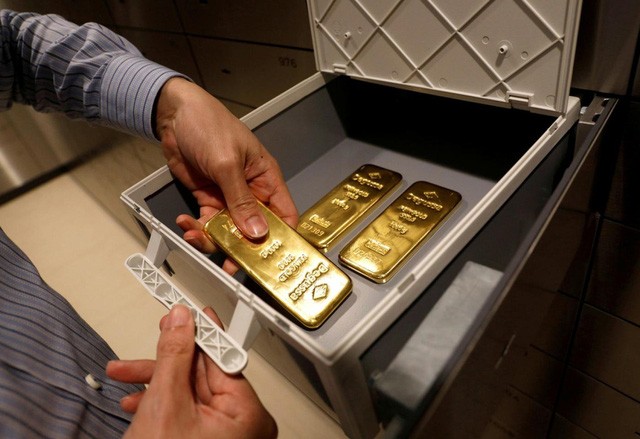 Giá vàng trong nước bật tăng, vượt mốc 56 triệu đồng/lượng - Ảnh 1.