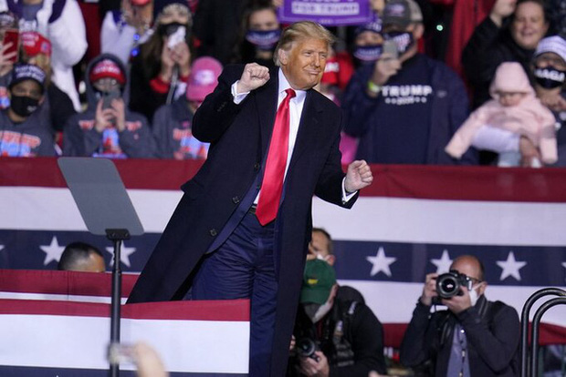 Điệu nhảy hài hước của Tổng thống Trump mùa tranh cử bất ngờ trở thành hiện tượng dance cover triệu view gây sốt MXH - Ảnh 5.