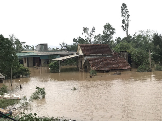 Toàn cảnh thiệt hại của trận lũ lịch sử gây ra tại Hà Tĩnh khiến 147 nghìn người bị ngập lụt - Ảnh 2.