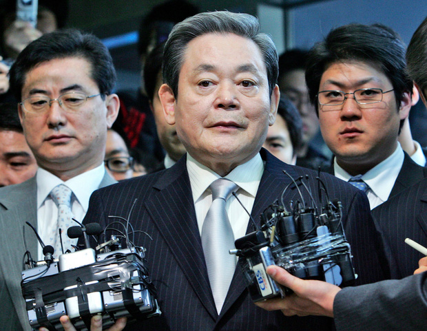 Chuyện đời cố Chủ tịch Lee Kun-hee: Người đàn ông huyền thoại đã biến Samsung trở thành một đế chế điện tử hàng đầu thế giới  - Ảnh 1.
