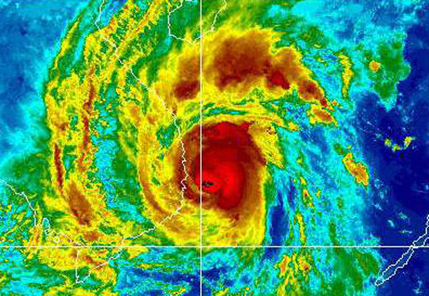 Bão số 9 năm nay được dự báo mạnh tương đương bão Damrey trong lịch sử, vậy bão Damrey từng có sức tàn phá kinh hoàng thế nào? - Ảnh 1.