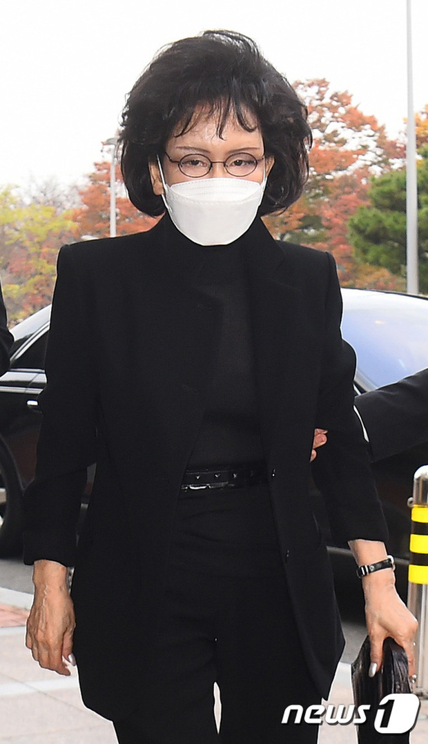 Lễ tang đưa tiễn chủ tịch Samsung về nơi an nghỉ cuối cùng: Gia quyến thất thần, chồng cũ cựu Á hậu Hàn Quốc cũng có mặt - Ảnh 12.