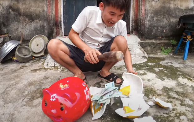 Con trai Bà Tân Vlog quay video dạy cách trộm tiền heo đất, Sở Thông tin và Truyền thông Bắc Giang vào cuộc - Ảnh 1.