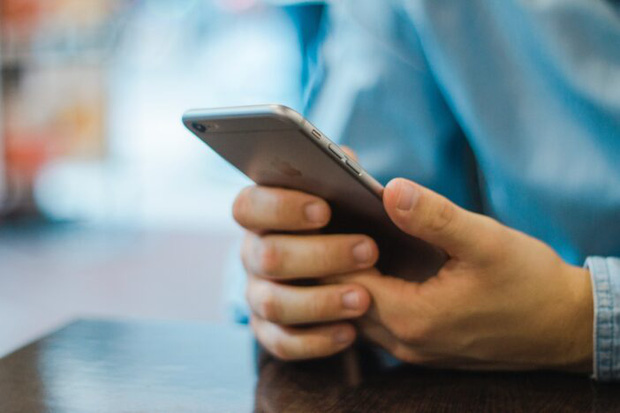 Chàng trai khởi đầu phong trào bán thận mua iPhone năm ấy đã chính thức nằm liệt giường cả đời - Ảnh 2. Chàng trai khởi đầu phong trào bán thận mua iPhone năm ấy đã chính thức nằm liệt giường cả đời - Ảnh 2.