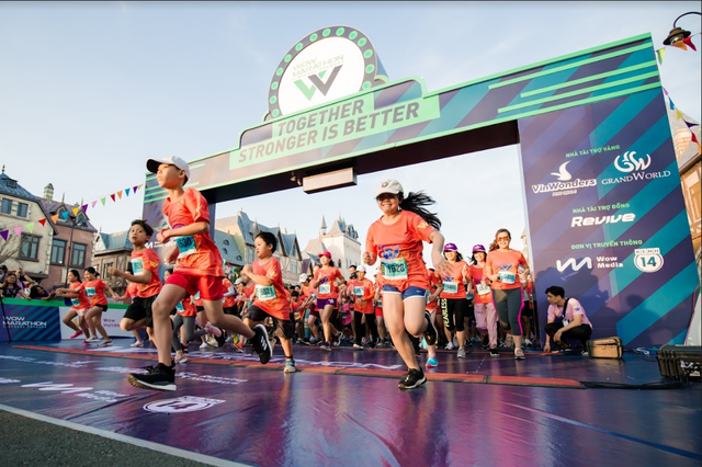 Đường đua WOW Marathon Vinpearl Phú Quốc - một mũi tên trúng nhiều đích: Vừa thoả cơn nghiện chạy, vừa tận hưởng trọn vẹn vẻ đẹp kỳ vĩ của đảo ngọc  - Ảnh 4.