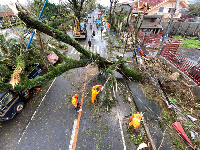 Hình ảnh Phillipines đổ nát, tan hoang do siêu bão mạnh nhất thế giới Goni - Ảnh 1.