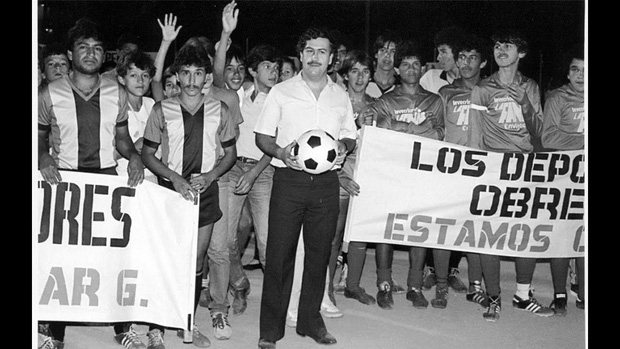 Maradona và giai thoại khó tin về trận đấu trong nhà tù dát vàng của trùm ma túy - Ảnh 1.