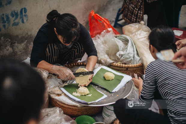 Truy lùng hàng xôi xéo hot nhất nhì Hà Nội, lên cả truyền hình Hàn Quốc vì cách gói xôi gây hoa mắt - Ảnh 8.