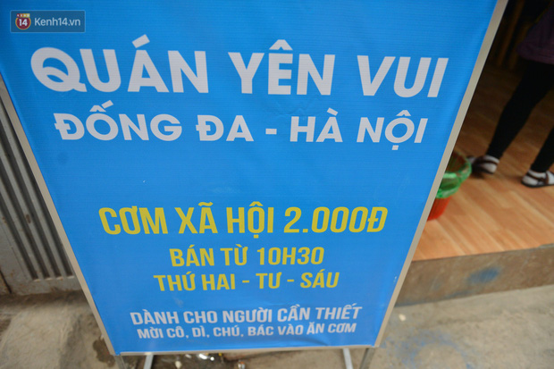  Quán cơm đặc biệt 2 nghìn đồng ở Hà Nội: “Mời cô, dì, chú, bác vào ăn cơm - Ảnh 1.