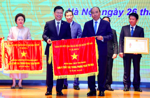 TPBank được trao tặng cờ thi đua của Chính phủ - Ảnh 2.