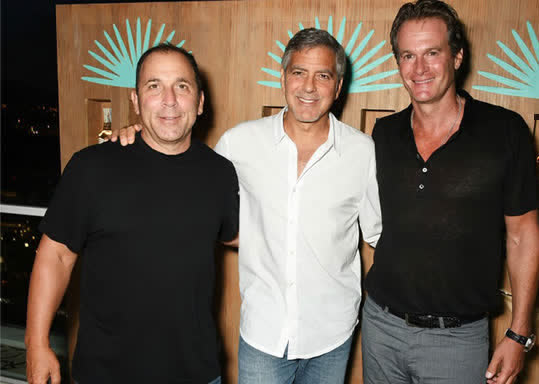 Cách tài tử George Clooney kiếm được 1 tỷ USD từ một cuộc ‘nhậu’ với bạn bè - Ảnh 1.