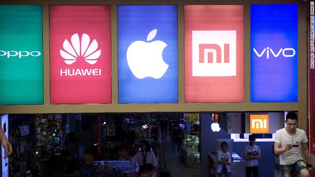 Mẹo làm giàu mới ở Trung Quốc: Nếu muốn kiếm tiền, hãy tích trữ điện thoại Huawei - Ảnh 2.