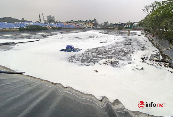 Xử lý mùi tại bãi rác Nam Sơn, bọt khí phủ trắng xóa mặt hồ - Ảnh 6.