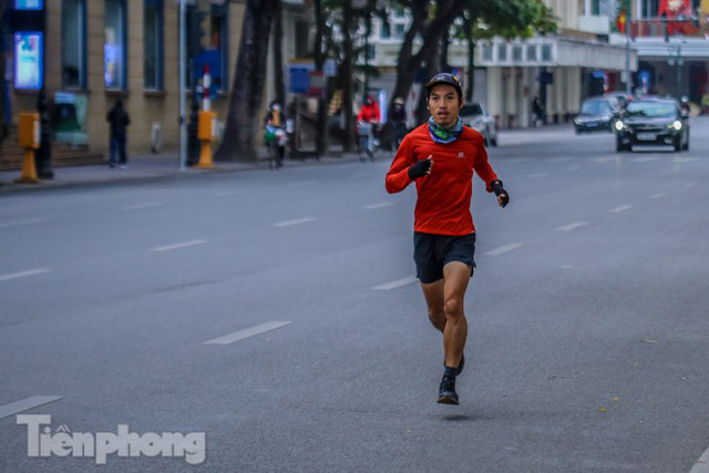  Hà Nội thanh bình trong buổi sáng cuối cùng năm 2020  - Ảnh 2.