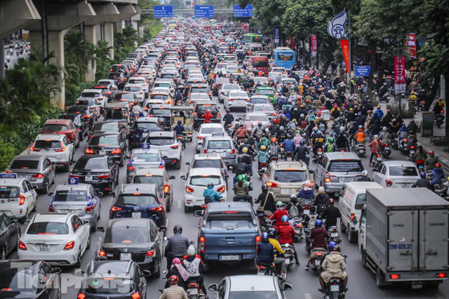  Ma trận ùn tắc giao thông ở Hà Nội ngày cuối năm  - Ảnh 1.