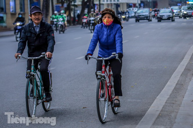  Hà Nội thanh bình trong buổi sáng cuối cùng năm 2020  - Ảnh 4.