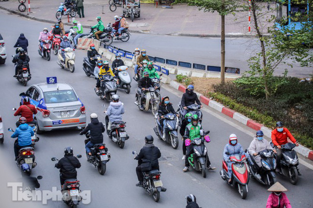  Ma trận ùn tắc giao thông ở Hà Nội ngày cuối năm  - Ảnh 4.