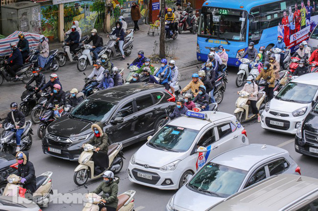 Ma trận ùn tắc giao thông ở Hà Nội ngày cuối năm  - Ảnh 7.
