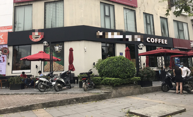  Hà Nội: Hàng loạt quán cafe, quán nhậu vẫn tấp nập mở cửa đón khách bất chấp lệnh đóng cửa để phòng chống COVID-19  - Ảnh 13.