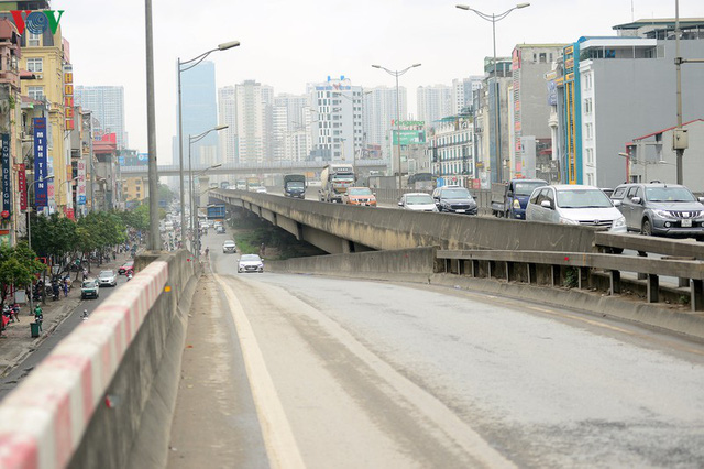  Cửa ngõ Thủ đô vắng vẻ trong ngày đầu thực hiện Chỉ thị của Thủ tướng  - Ảnh 7.