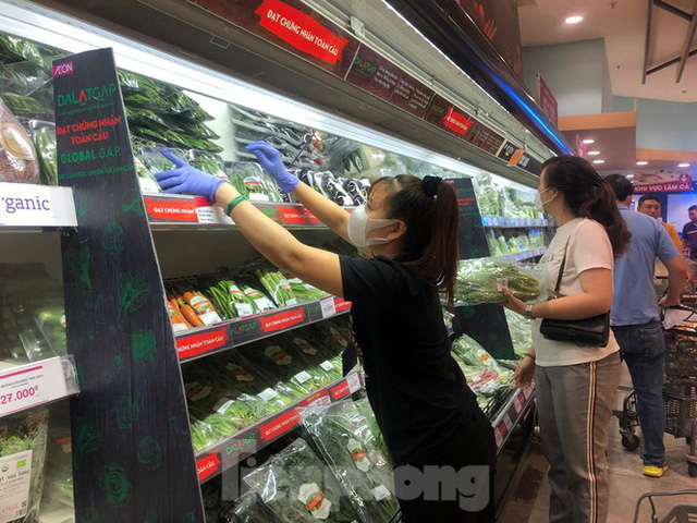  Hết thời phải xếp hàng mua khẩu trang: Siêu thị đầy nhóc tha hồ chọn  - Ảnh 18.