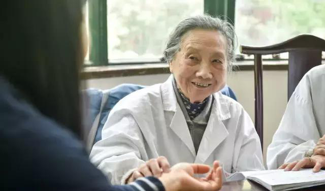  Bí quyết sống thọ của nữ bác sĩ 99 tuổi: Chỉ cần thực hiện tốt 2 điểm này - Ảnh 1.