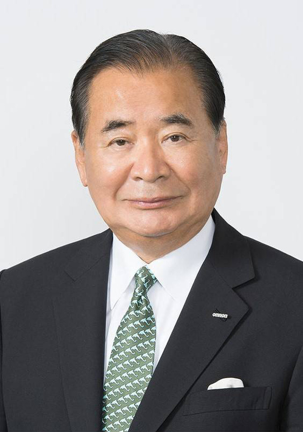 Cựu chủ tịch tập đoàn thiết bị y tế hàng đầu Nhật Bản qua đời vì nhiễm Covid-19 - Ảnh 1.