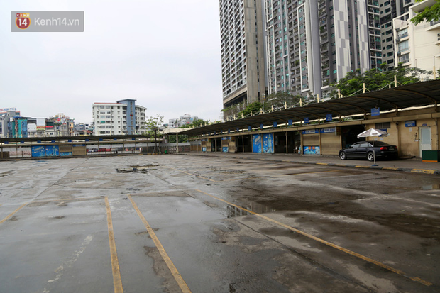 Tài xế xe ôm, taxi trong ngày đầu nới lỏng giãn cách xã hội tại Hà Nội: Hào hứng đi làm lại nhưng chờ từ sáng đến trưa chẳng có khách nào - Ảnh 6.