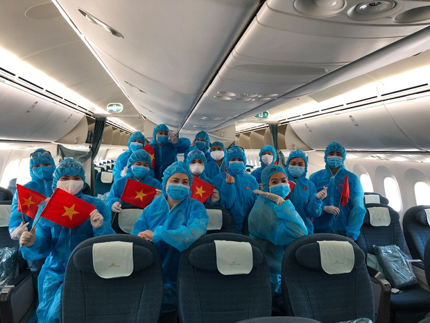 Đại diện Vietnam Airlines: Toàn bộ người lao động sẵn sàng tạm ngừng việc hoặc đi làm mà không hưởng lương - Ảnh 1.
