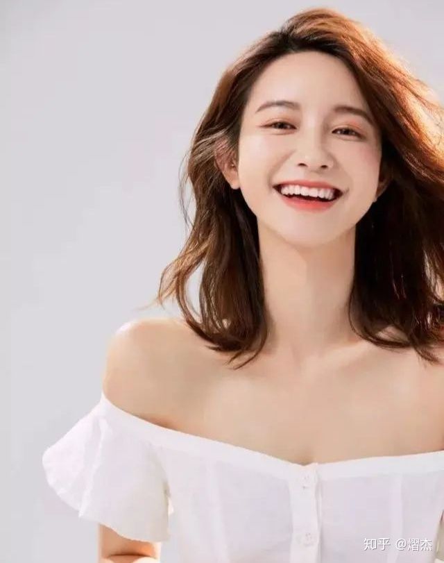 Trương Đại Dịch - chân dài 8X dụ dỗ Chủ tịch Taobao - Ảnh 4. Trương Đại Dịch - chân dài 8X dụ dỗ Chủ tịch Taobao - Ảnh 4.