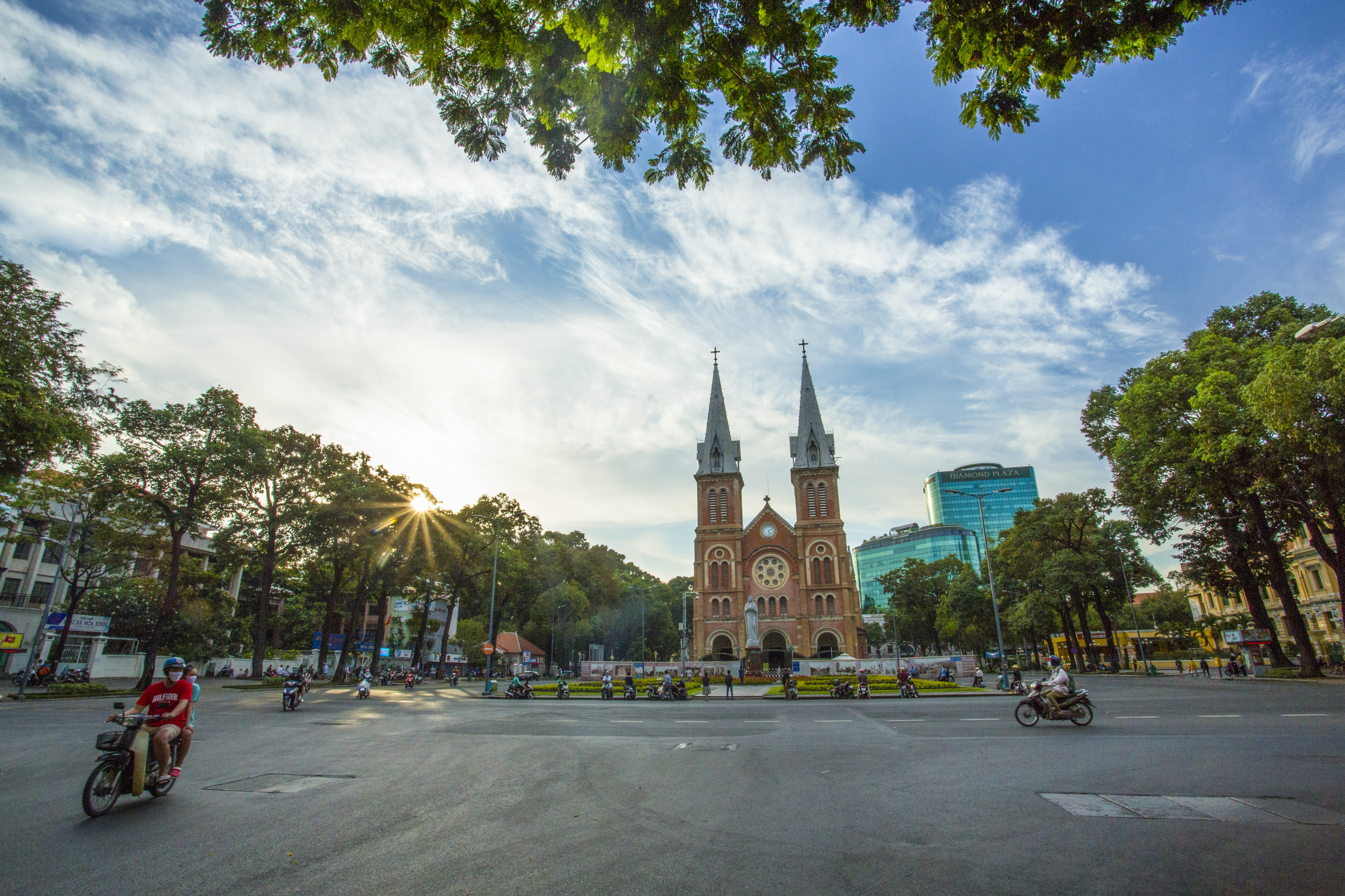 TP.HCM sau 45 năm thống nhất đất nước: Năng động và hiện đại