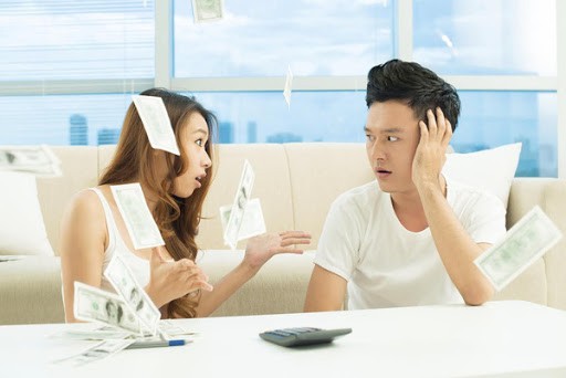 Đàn ông dễ bị stress khi vợ kiếm được nhiều tiền hơn mình - Ảnh 1.