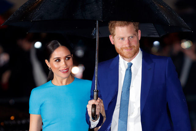  Luôn miệng nói tự chủ kinh tế sau khi rời hoàng gia nhưng Meghan Markle lại bị lên án ăn bám người khác hết lần này đến lần khác  - Ảnh 2.