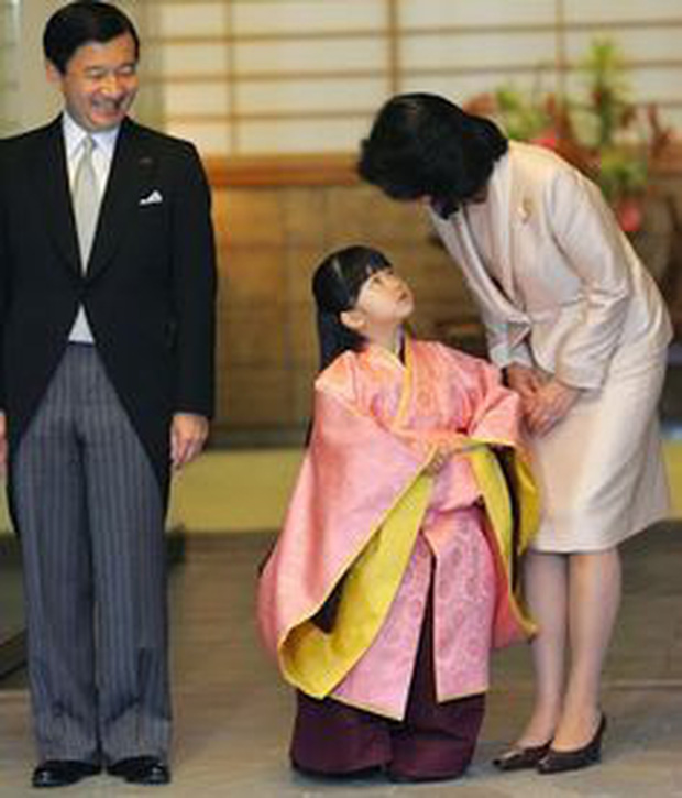  Hoàng hậu Masako - người mẹ từng vượt qua căn bệnh trầm cảm, dùng kỷ luật thép để dạy con sống như thường dân, không có đặc quyền dù là công chúa - Ảnh 14.