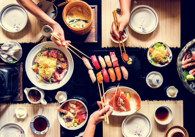 Cùng ăn 1 bữa, nhận ngay ra bản chất con người: Cách ăn quan trọng 9, ứng xử quan trọng 10, thói quen lúc ăn chính là chân dung của bạn! - Ảnh 1. Cùng ăn 1 bữa, nhận ngay ra bản chất con người: Cách ăn quan trọng 9, ứng xử quan trọng 10, thói quen lúc ăn chính là chân dung của bạn! - Ảnh 1.