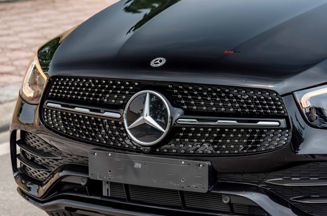 Sau 8.000 km, hàng hiếm Mercedes-Benz GLC 300 AMG nhập khẩu bán lại rẻ hơn tiền ra biển xe lắp ráp  - Ảnh 1.