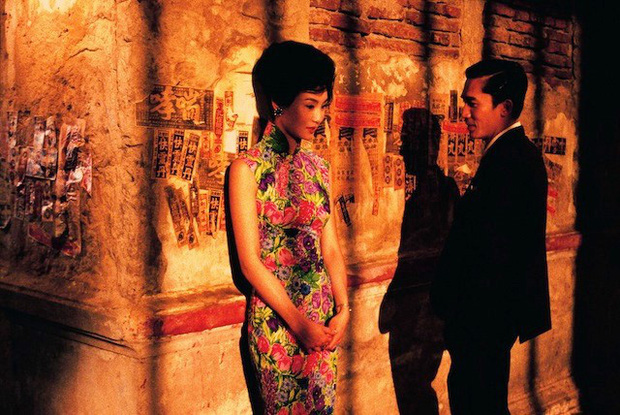 Đã 20 năm từ ngày In the Mood for Love ra mắt: Vì sao bộ phim về ngoại tình trở thành kiệt tác điện ảnh của thế kỉ? - Ảnh 2. Đã 20 năm từ ngày In the Mood for Love ra mắt: Vì sao bộ phim về ngoại tình trở thành kiệt tác điện ảnh của thế kỉ? - Ảnh 2.