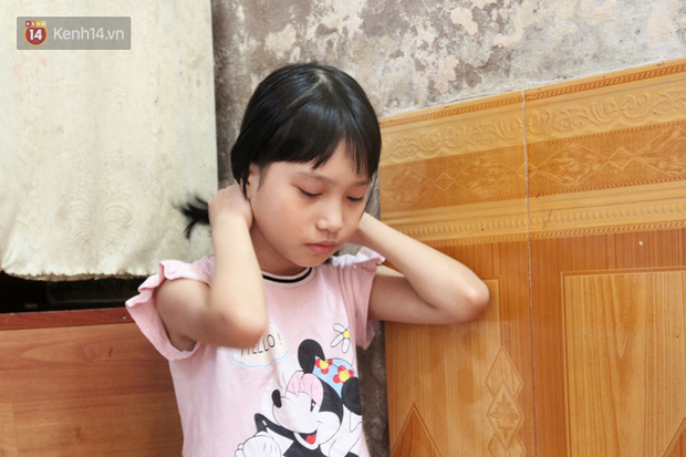 Những đứa trẻ quanh năm sau song sắt, chẳng được khai sinh và ước mơ của 4 bà cháu giữa lòng Thủ đô - Ảnh 6. Những đứa trẻ quanh năm sau song sắt, chẳng được khai sinh và ước mơ của 4 bà cháu giữa lòng Thủ đô - Ảnh 6.