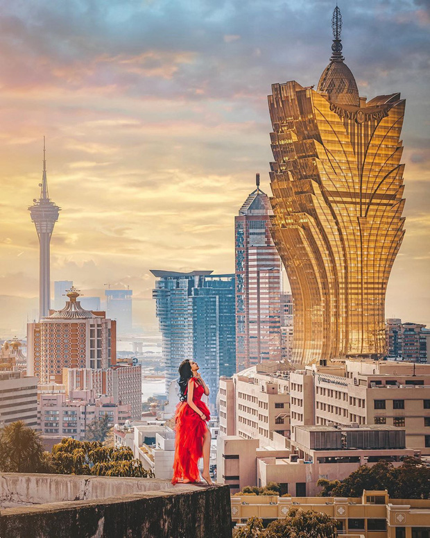 Cận cảnh công trình để đời nhất của “ông trùm” sòng bạc Macau vừa qua đời: Toà nhà hình búp sen vàng khổng lồ, hình check-in ngập tràn MXH - Ảnh 4. Cận cảnh công trình để đời nhất của “ông trùm” sòng bạc Macau vừa qua đời: Toà nhà hình búp sen vàng khổng lồ, hình check-in ngập tràn MXH - Ảnh 4.