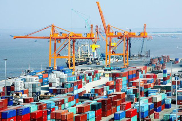 Việt Nam xuất siêu 1 tỷ USD trong tháng 5 - Ảnh 1. Việt Nam xuất siêu 1 tỷ USD trong tháng 5 - Ảnh 1.