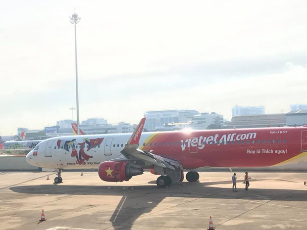 Vụ máy bay Vietjet hạ cánh bị trượt khỏi đường băng: Trước khi gặp sự cố, máy bay tiếp cận đường băng bình thường - Ảnh 1. Vụ máy bay Vietjet hạ cánh bị trượt khỏi đường băng: Trước khi gặp sự cố, máy bay tiếp cận đường băng bình thường - Ảnh 1.