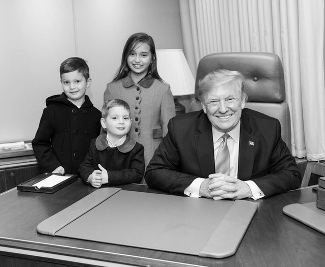  Các con Tổng thống Trump chúc mừng sinh nhật cha bằng một loạt bức hình ý nghĩa còn Đệ nhất phu nhân Mỹ có hành động ngược lại  - Ảnh 3.