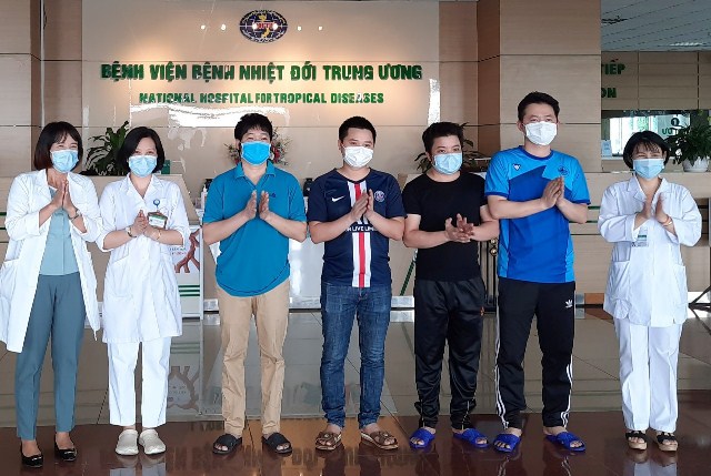 Thêm 5 người khỏi bệnh COVID-19, Việt Nam đã chữa khỏi 298 ca - Ảnh 2.