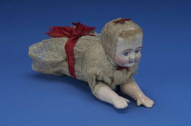 Búp bê của hơn 100 năm về trước: Ai mà ngờ món đồ chơi đáng yêu dành cho trẻ em từng có hình dạng kinh dị gây mất ngủ - Ảnh 7.