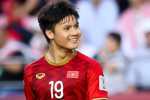 Xem ảnh Quang Hải - gia nhập AFC Pau FC. Đó là cột mốc mới trong sự nghiệp của Quang Hải khi anh chàng gia nhập đội bóng Pháp vào mùa hè năm
