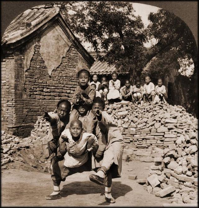  Loạt ảnh quý giá phản ánh chân thật cuộc sống người Trung Quốc trong giai đoạn biến động từ cuối thời nhà Thanh đến thời Dân Quốc - Ảnh 7.