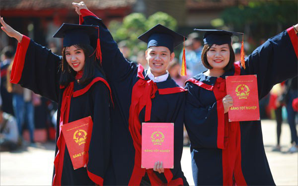  Từ 1/7, sinh viên tốt nghiệp loại xuất sắc có thể được xét tuyển vào viên chức  - Ảnh 1.