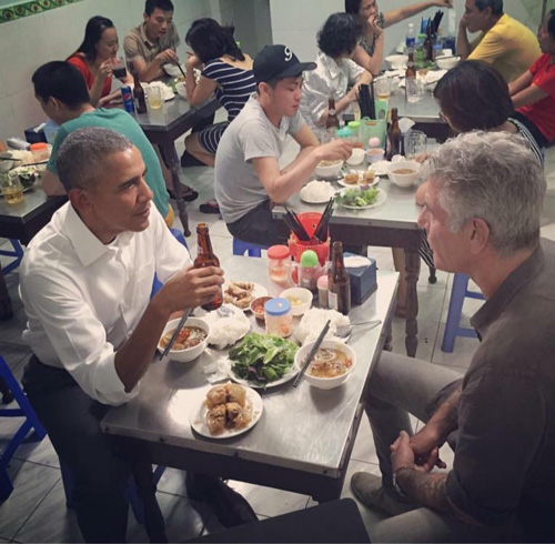 Số phận của những quán ăn Việt sau khi được các Tổng thống Mỹ ghé thăm đều thay đổi đến bất ngờ, nhưng gây tranh cãi nhất là hàng bún chả Obama - Ảnh 26.