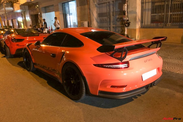 Cận cảnh Porsche 911 GT3 RS từng của ông Đặng Lê Nguyên Vũ: Ngoại thất dễ lầm tưởng với xe cũ của Cường Đô-la - Ảnh 1.